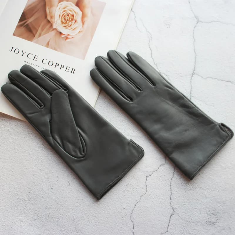 gants élégants noirs