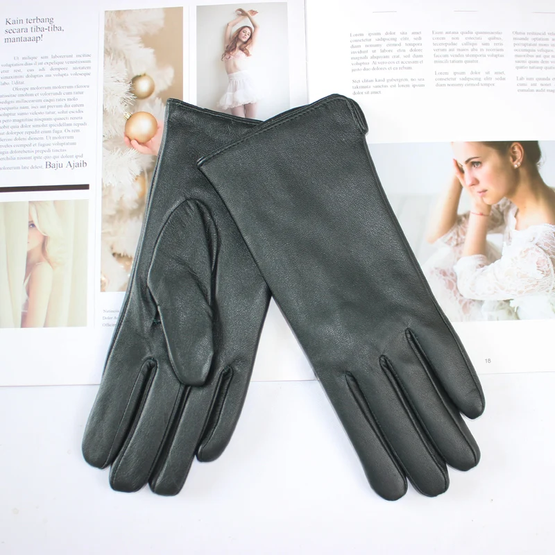 gants-en-cuir-noirs